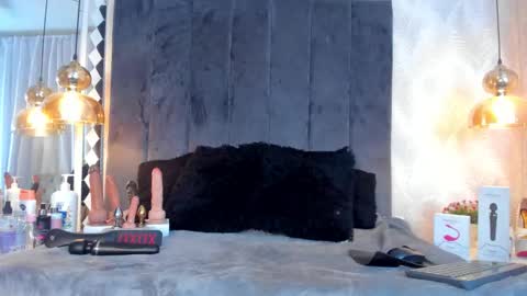 Snapshot of tattofoxx__ chatting on 2, 11, 2025 Tatto Fox online show from 2, 11, 2025