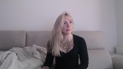 tattoobbgirl online show from 30, 9, 2025