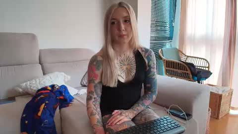 tattoobbgirl online show from 25, 2, 2026