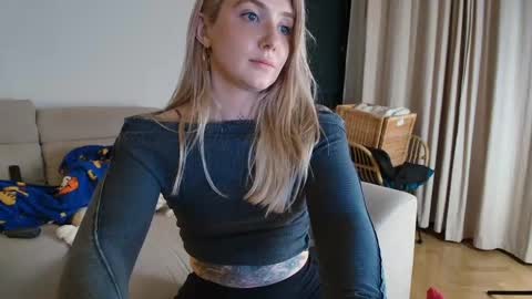 tattoobbgirl online show from 18, 4, 2026