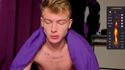 Snapshot of tattooed666cat chatting on 25, 9, 2025 Alex but u can call me Theo online show from 25, 9, 2025