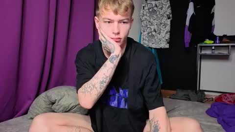 Snapshot of tattooed666cat chatting on 1, 10, 2025 Alex but u can call me Theo online show from 1, 10, 2025