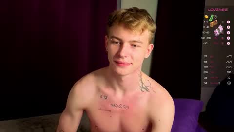 Snapshot of tattooed666cat chatting on 20, 10, 2025 Alex but u can call me Theo online show from 20, 10, 2025