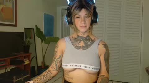 Snapshot of tattooed_natalia chatting on 17, 1, 2025 Natalia 3 online show from 17, 1, 2025