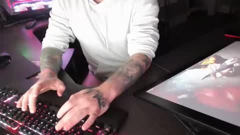 Snapshot of tattoosboys69 chatting on 22, 11, 2025 tattoosboys69 online show from 22, 11, 2025