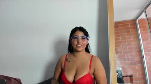 Snapshot of taty_gomez_ chatting on 27, 4, 2026 Tatiana Gomez online show from 27, 4, 2026