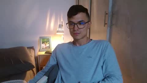 Snapshot of taurus4k chatting on 8, 12, 2024 taurus4k online show from 8, 12, 2024