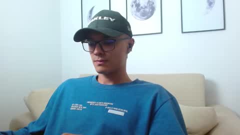 Snapshot of taurus4k chatting on 2, 2, 2025 taurus4k online show from 2, 2, 2025