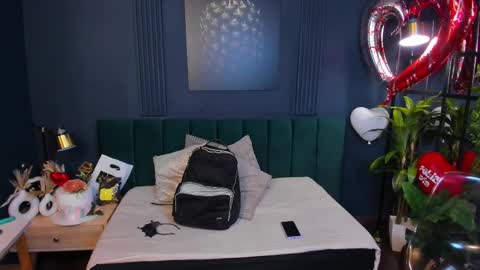 Taylor Bennet online show from 19, 2, 2025