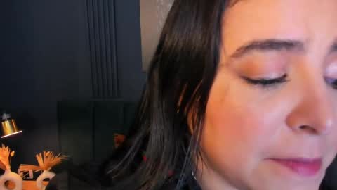 Taylor Bennet online show from 11, 3, 2025