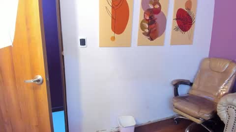 Taylor Bennet online show from 6, 10, 2025