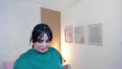 Taylor Bennet online show from 4, 11, 2025