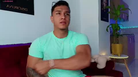 Snapshot of taylor_johnn chatting on 2, 7, 2026 Penagos zz online show from 2, 7, 2026