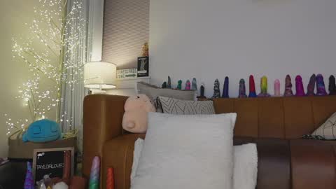 Snapshot of taylor_love_303 chatting on 5, 4, 2026 Taylor -- online show from 5, 4, 2026