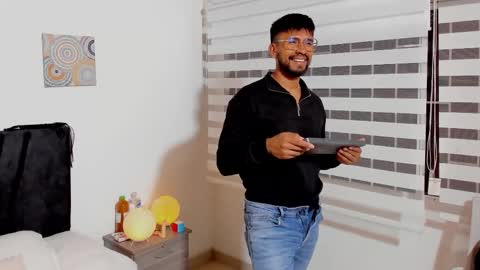 Snapshot of taylormaccurdy_ chatting on 25, 9, 2025 taylormaccurdy_ online show from 25, 9, 2025