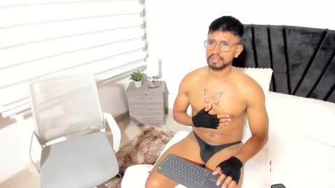 Snapshot of taylormaccurdy_ chatting on 7, 10, 2025 taylormaccurdy_ online show from 7, 10, 2025