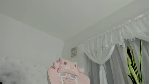 Snapshot of taylorr_swift chatting on 5, 5, 2026 Angels independent model online show from 5, 5, 2026