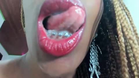 taylorslims online show from 2, 2, 2025