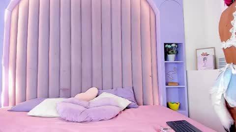 Snapshot of taylorsmitth_ chatting on 9, 9, 2025 TAYLOR online show from 9, 9, 2025