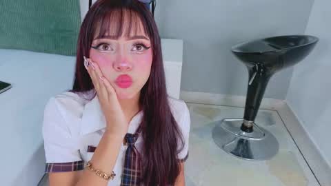 Snapshot of taylorsmitth_ chatting on 17, 10, 2025 TAYLOR online show from 17, 10, 2025