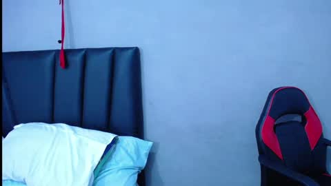 Tayron online show from 2, 10, 2025