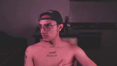 Teo independent model online show from 25, 2, 2025