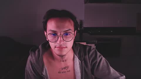 Teo independent model online show from 28, 2, 2025