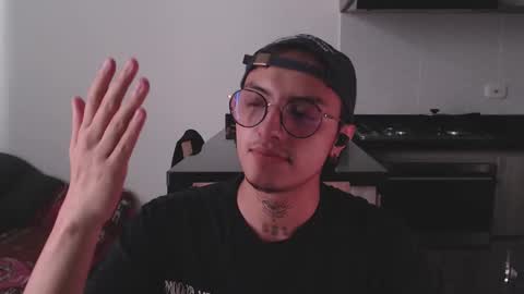 Teo independent model online show from 5, 3, 2025