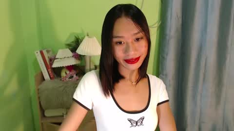 Snapshot of teamo_kiara chatting on 2, 2, 2025 your future wife online show from 2, 2, 2025