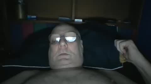 Snapshot of tebb61 chatting on 13, 11, 2025 Mark online show from 13, 11, 2025