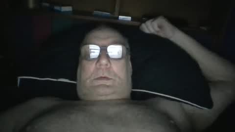 Snapshot of tebb61 chatting on 15, 11, 2025 Mark online show from 15, 11, 2025