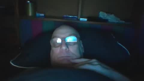 Snapshot of tebb61 chatting on 22, 12, 2025 Mark online show from 22, 12, 2025