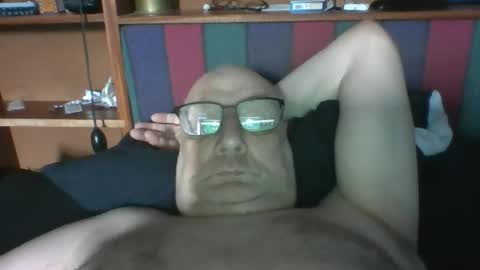 Snapshot of tebb61 chatting on 27, 6, 2026 Mark online show from 27, 6, 2026
