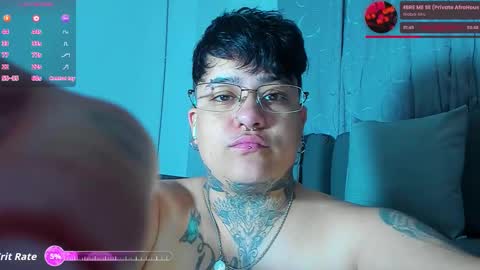 Snapshot of techno_420 chatting on 1, 11, 2025 Charlee He online show from 1, 11, 2025