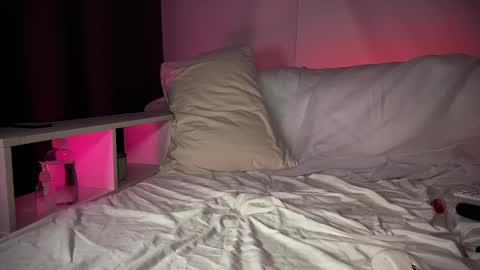 Mary     X TechnoElfff  INST    fansly kissmary online show from 12, 1, 2025