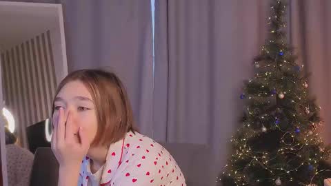 all me precious   online show from 17, 12, 2025