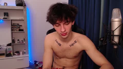 Snapshot of teddy_mode chatting on 18, 12, 2024 Teddy online show from 18, 12, 2024