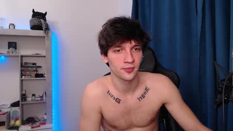 Snapshot of teddy_mode chatting on 30, 12, 2024 Teddy online show from 30, 12, 2024