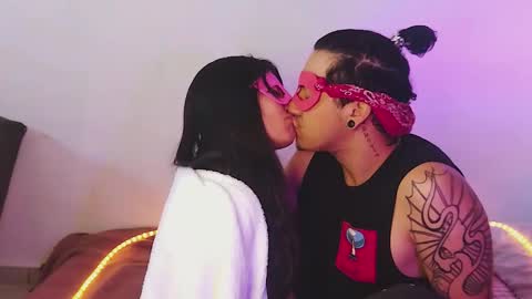 Shelovesthemask online show from 24, 11, 2025