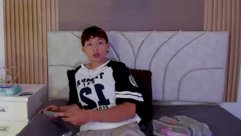 Estefani online show from 4, 4, 2026