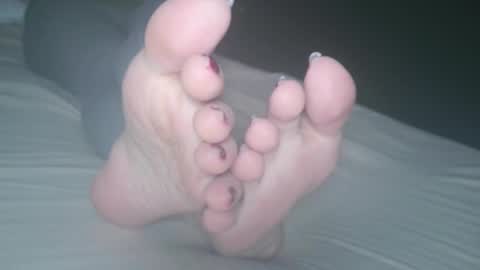 Viv West online show from 3, 2, 2025