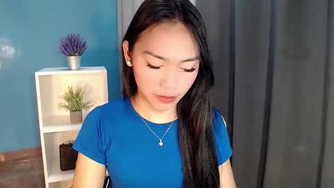 Snapshot of temptmebabyx chatting on 21, 4, 2026 YOGIRL MAXINE online show from 21, 4, 2026