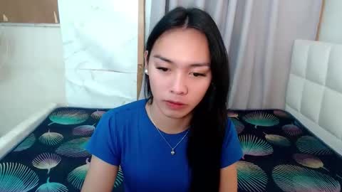 Snapshot of temptmebabyx chatting on 28, 4, 2026 YOGIRL MAXINE online show from 28, 4, 2026