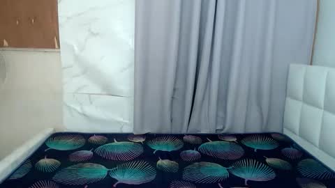 Snapshot of temptmebabyx chatting on 15, 5, 2026 YOGIRL MAXINE online show from 15, 5, 2026