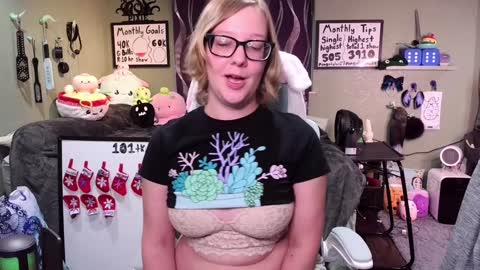 Snapshot of ten_tickle_pixie chatting on 4, 12, 2024 Pixie and Tentacle Overlord online show from 4, 12, 2024