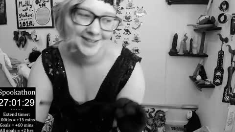 Snapshot of ten_tickle_pixie chatting on 23, 10, 2025 Pixie and Tentacle Overlord online show from 23, 10, 2025