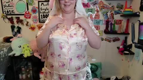 Pixie and Tentacle Overlord online show from 16, 2, 2026