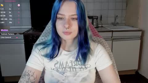 Snapshot of tender__kitty chatting on 14, 9, 2025 Sue online show from 14, 9, 2025