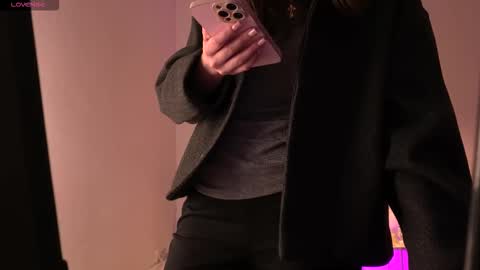 Snapshot of tender_babyy chatting on 11, 10, 2025 Sexy girl Li online show from 11, 10, 2025