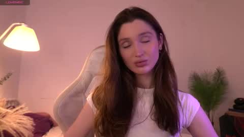 Snapshot of tenderbabyy chatting on 27, 11, 2025 Amina online show from 27, 11, 2025